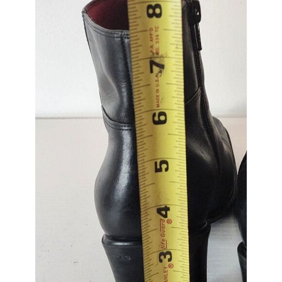 Naturalizer Black Heeled Ankle Boots Size 7M - Picture 6 of 10